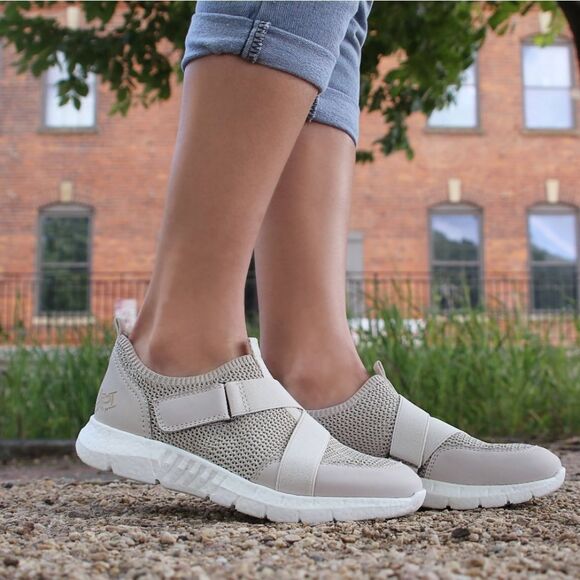 OTBT Vickie Sneakers - Picture 1 of 9